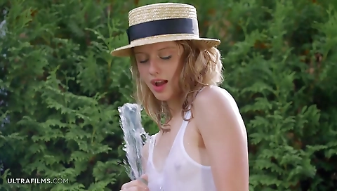 Sexy amateur coupl gunn sex on the beach