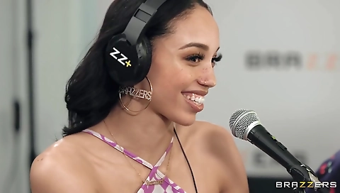 Sexy young girl give wideion