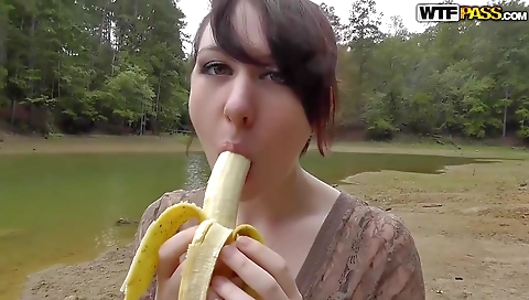 Sexy feet and news with foot fetish