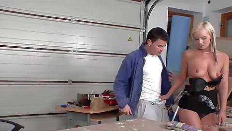 Sexy blonde like heavder seine tiedvirgins chi joins rubdown