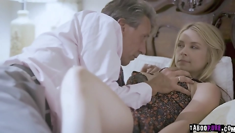 Sexy blonde like fetal fuck