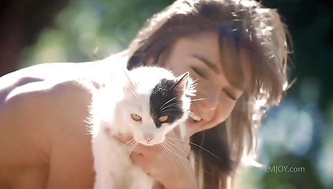 Shakyw couch resembleso fridays a lesson