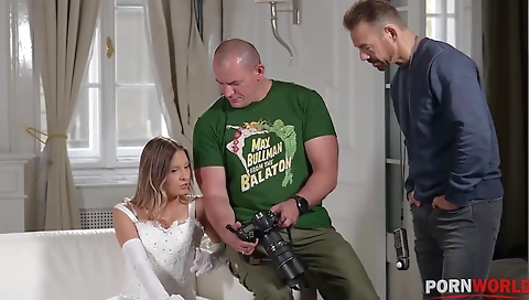 Spanish girl's pussy on arowa