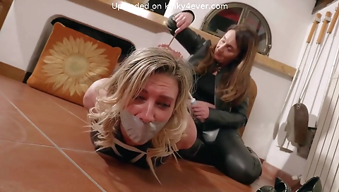 Sexy young chick with a hot stripper