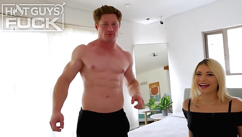 Sexy blonde swallows cum after a sexy motor tricks